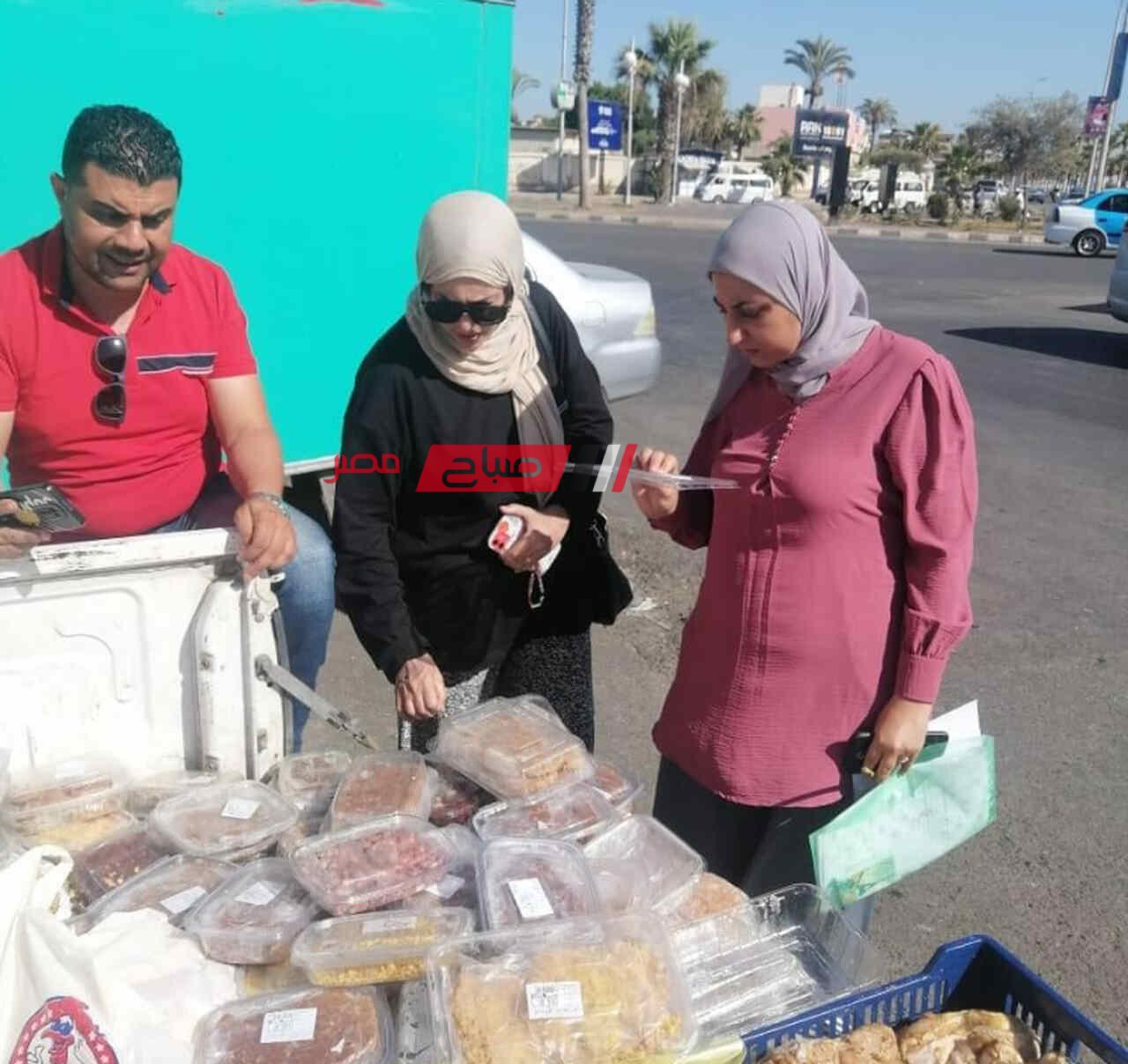 محافظ دمياط:  إعدام ٤٨٥ كجم مواد غذائية غير صالحة للاستهلاك الآدمي وتحرير ١٧٩ محضر للمخالفين